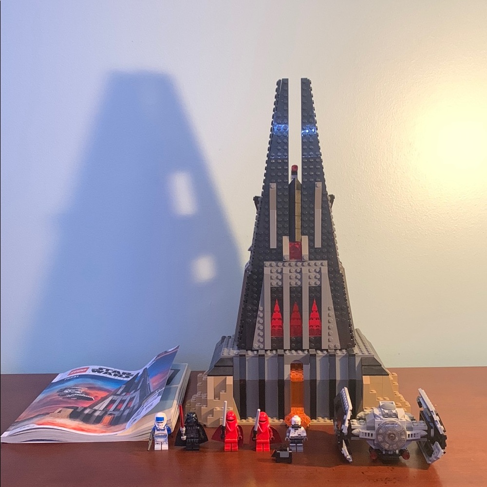 LEGO Star Wars: Darth Vader's Castle (75251) Minifigures included
